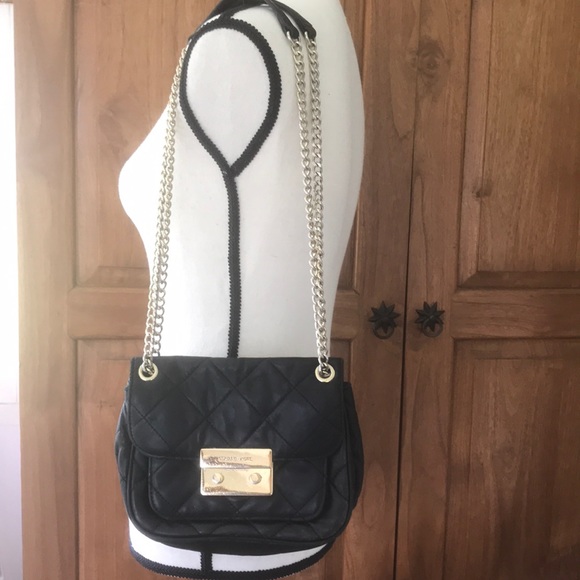 Michael Kors Crossbody In Black and Gold Quilted Nylon. - Picture 2 of 8